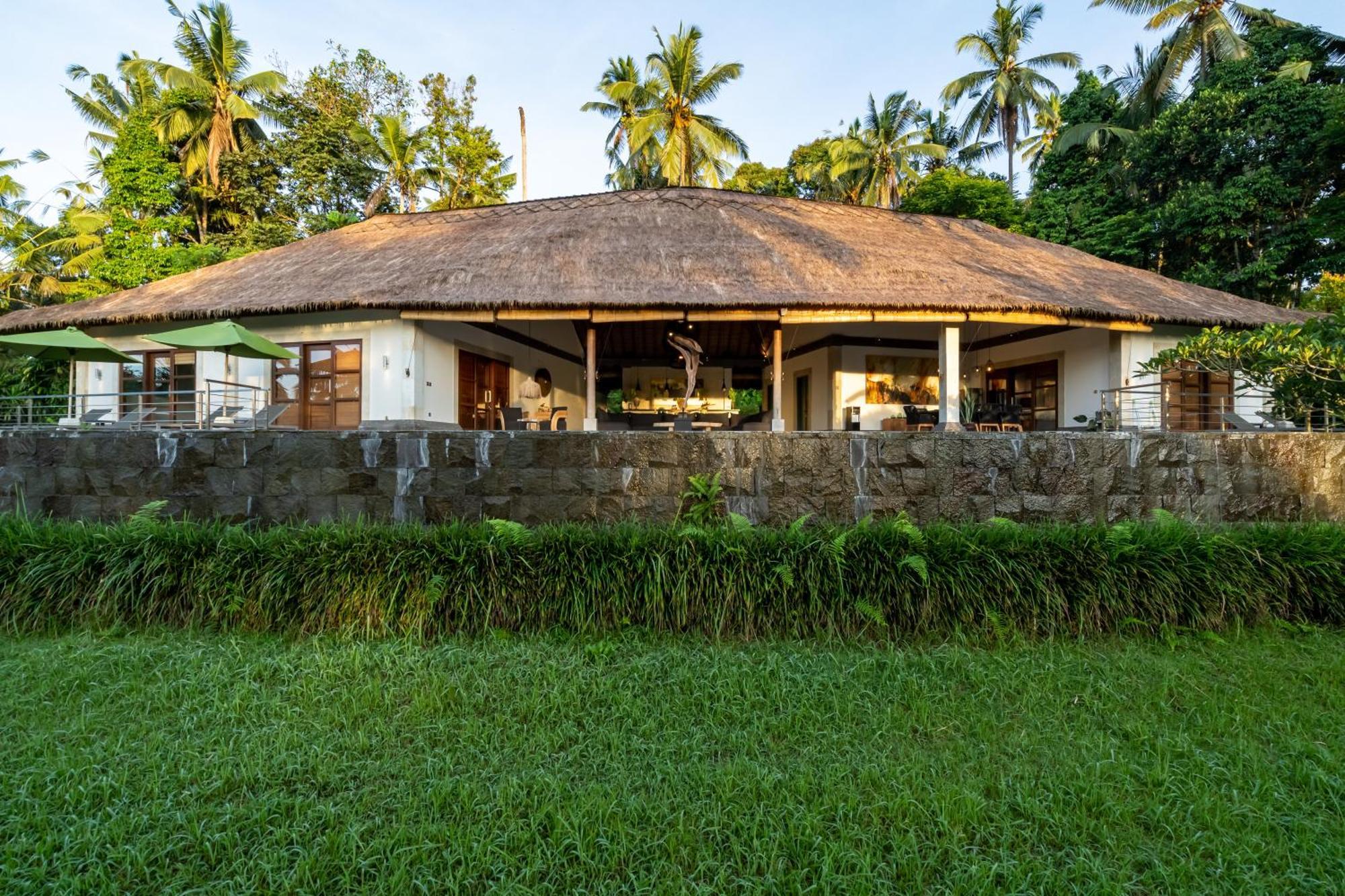 Villa Themma Jungle - Sumptuous 3Br Luxury Villa With Majestic Jungle View North Of Ubud エクステリア 写真